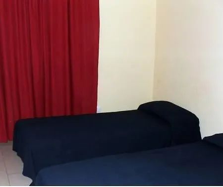 Le Charme House 2 Couette-café 2*